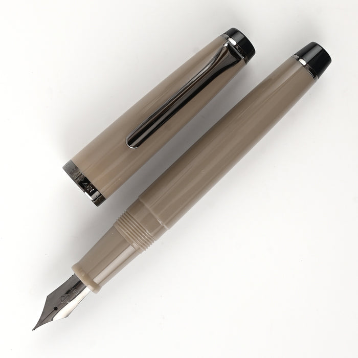Sailor Lecoule Fountain Pen - Safari Beige 2