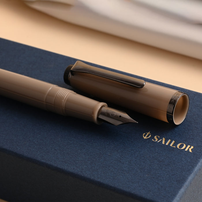 Sailor Lecoule Fountain Pen - Safari Beige 8